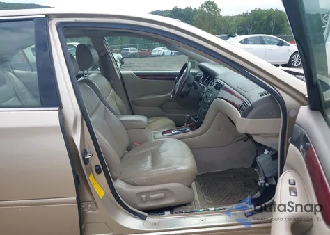 2002 Lexus Es 300 z USA, uszkodzony, nr VIN JTHBF30G920076467